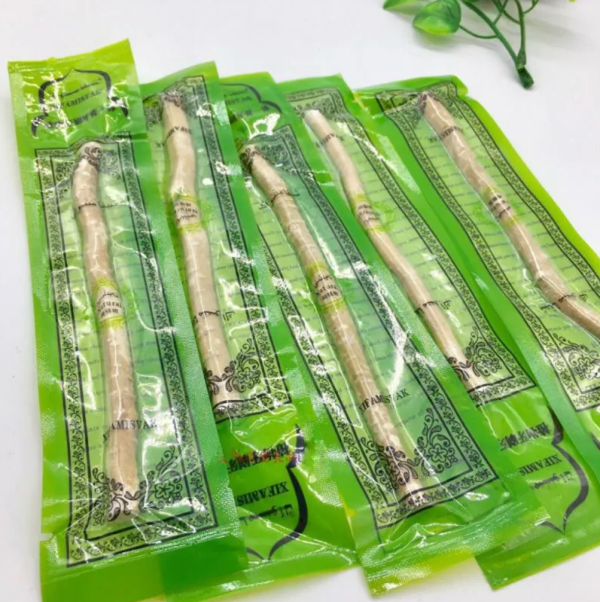 Bâton de nettoyage dentaire miswak