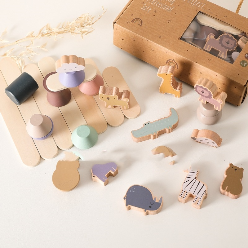 Jouet d'équilibre en bois Montessori à empiler avec des animaux